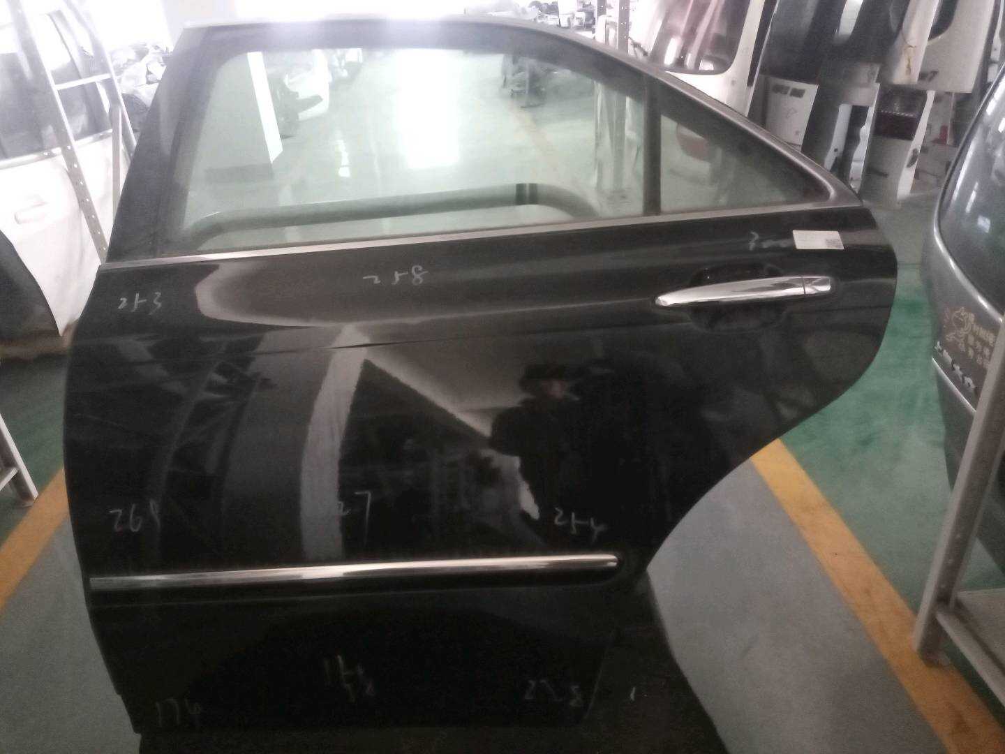 670040N010 后门壳(右)