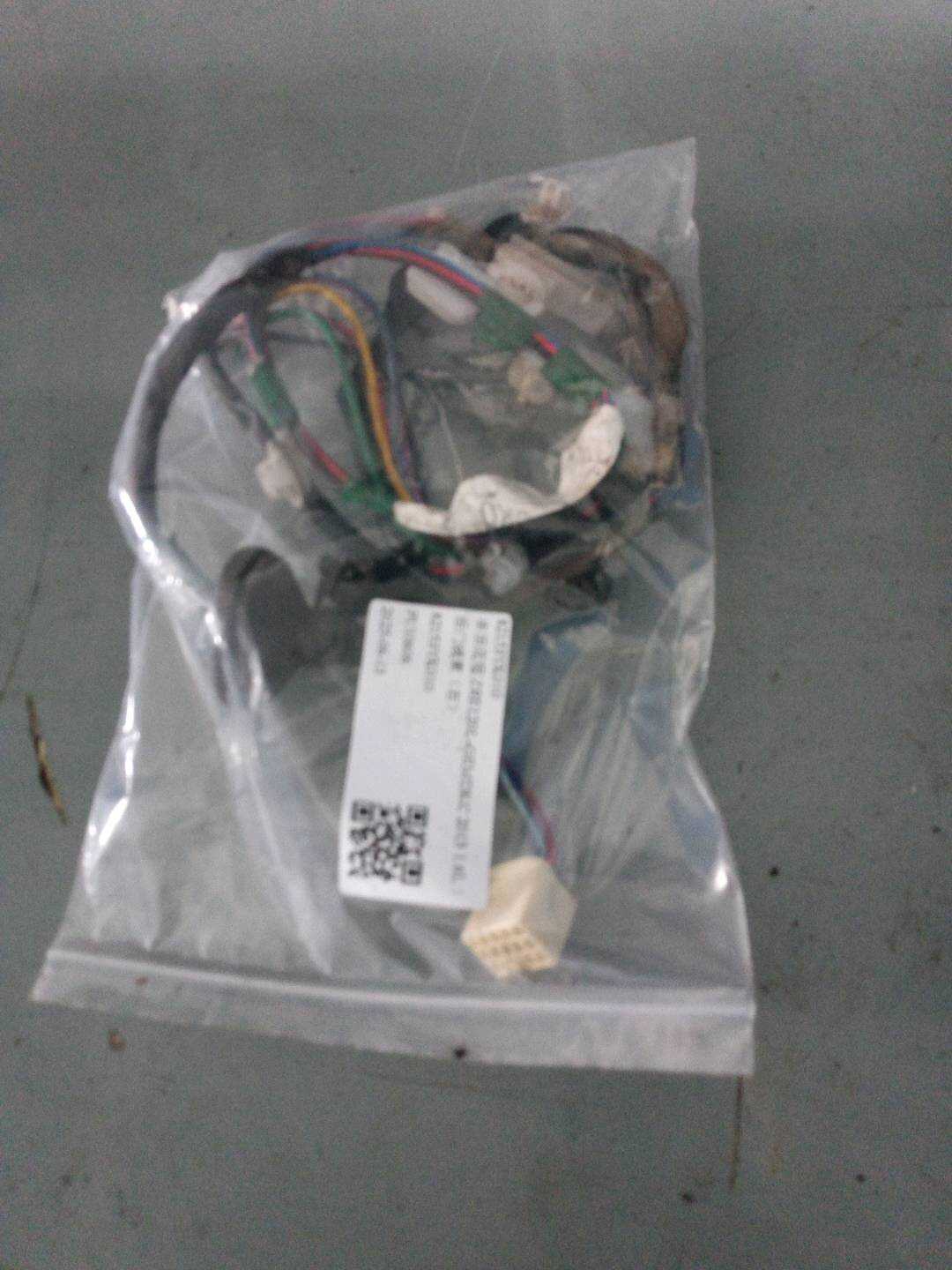82153YK010 后门线束(右)