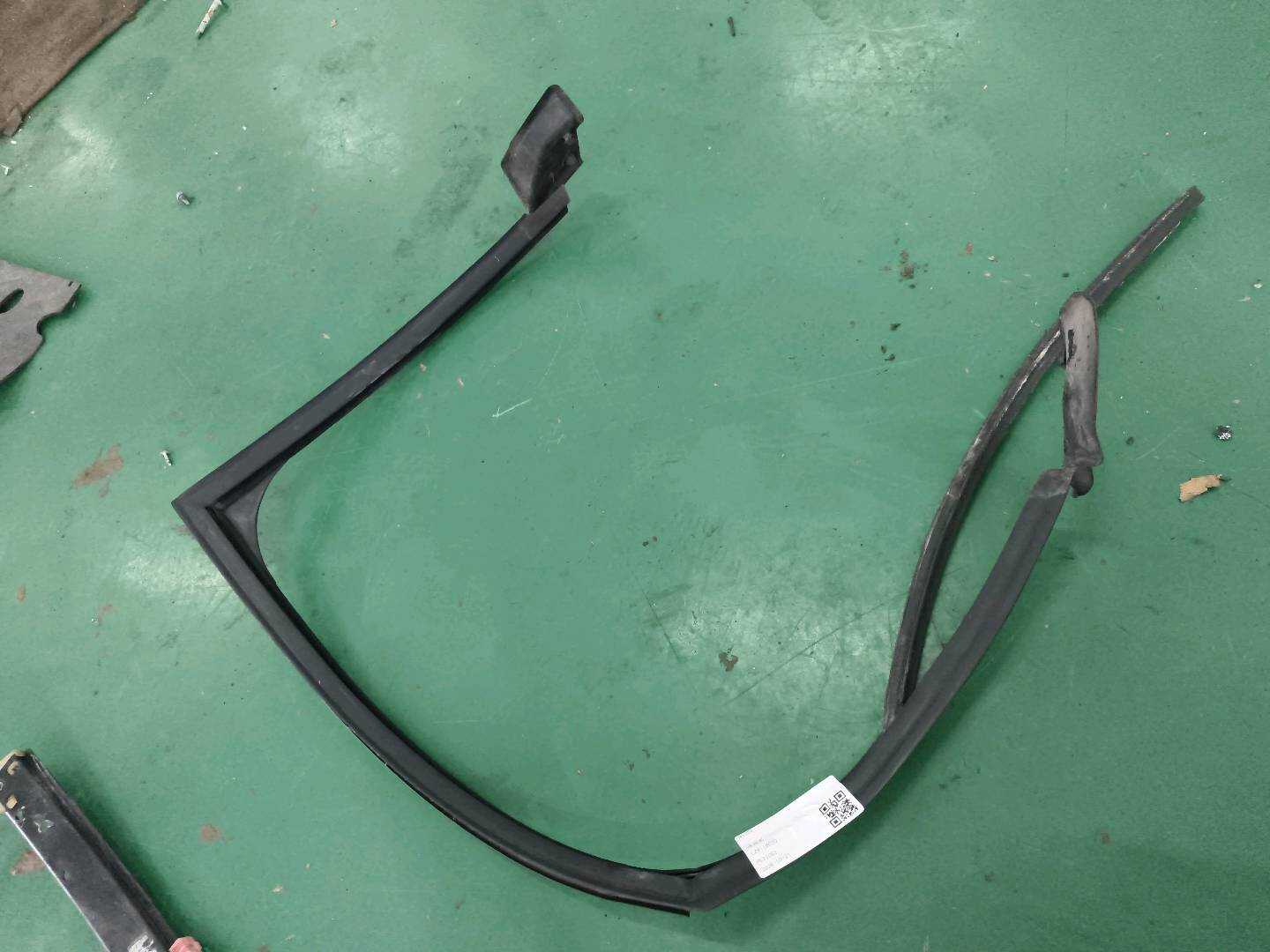 8E5839440AG Rear Door Window Felt Channel, Right