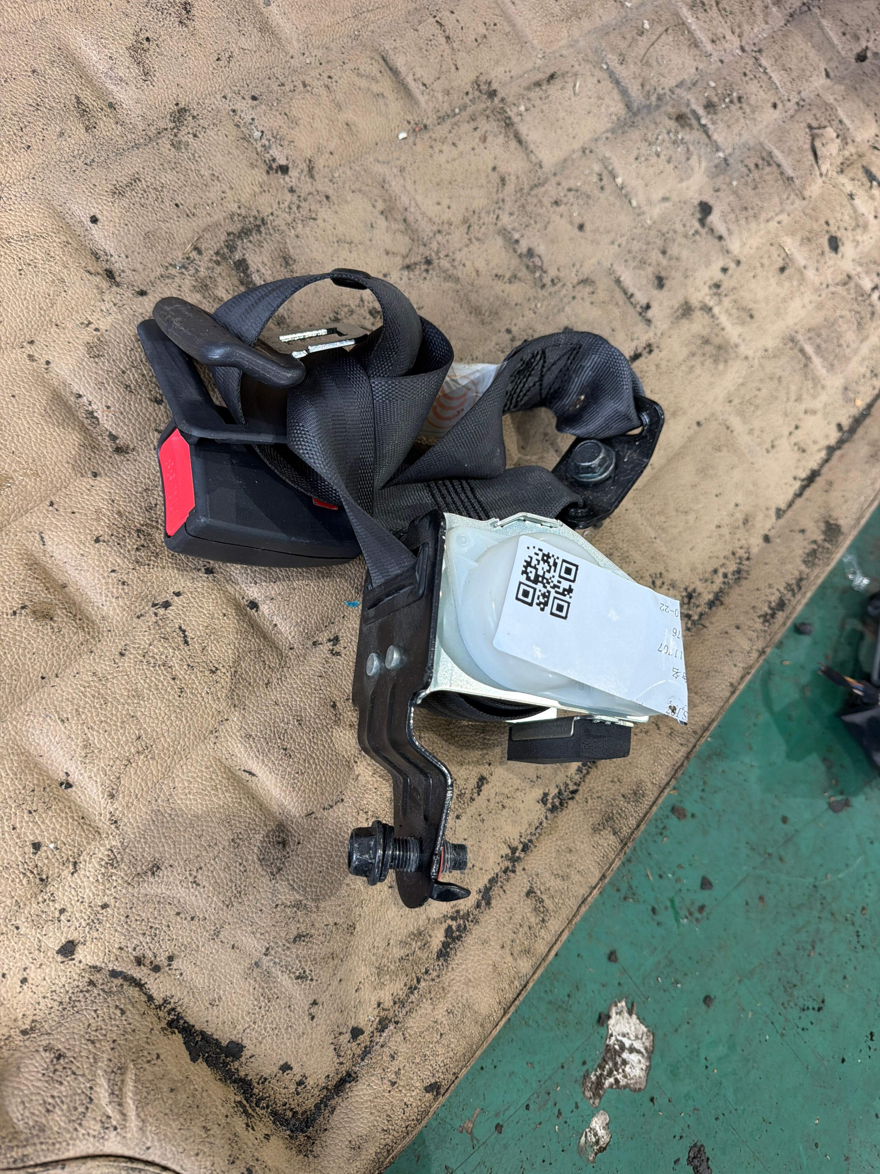 898504X000WK Rear Seat Center Belt