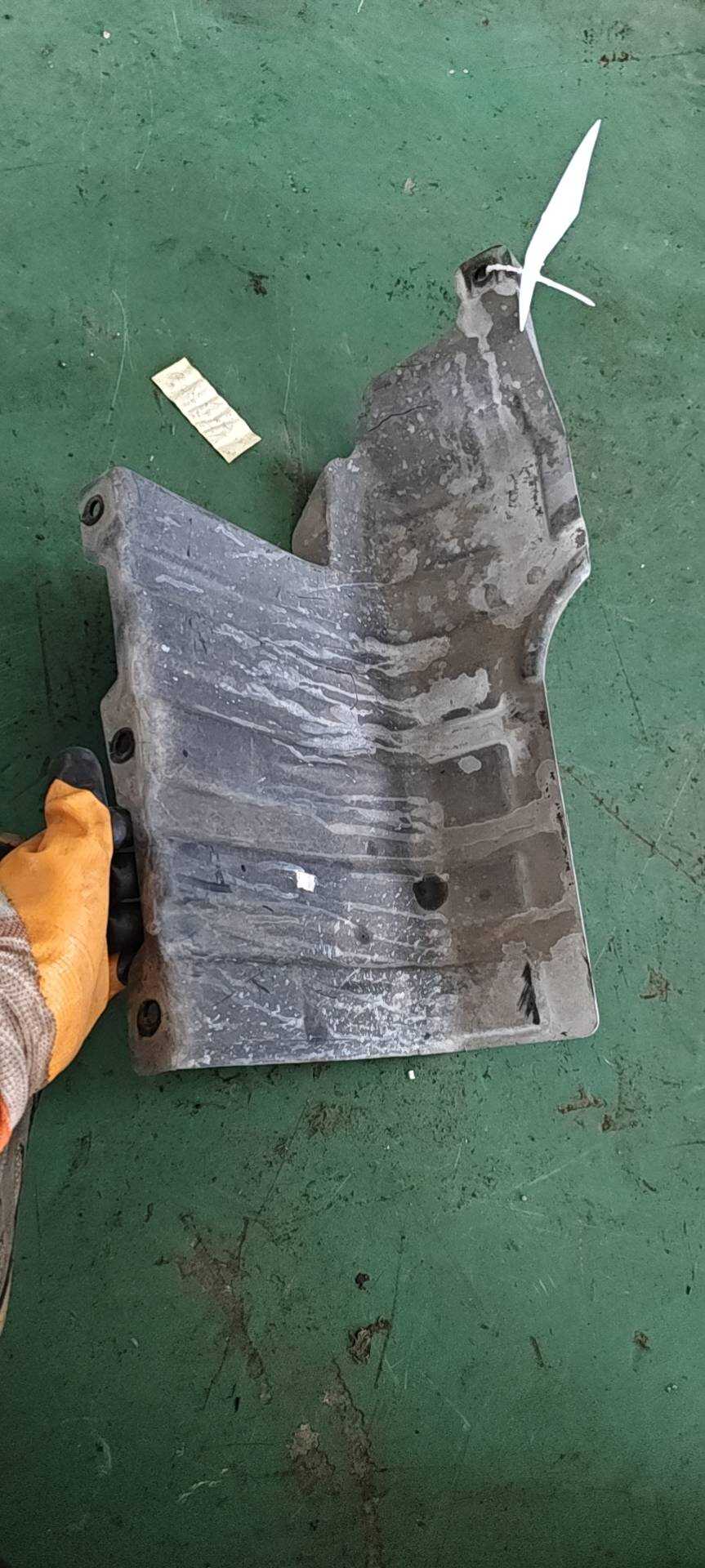 291301X000 Engine Side Cover, Left