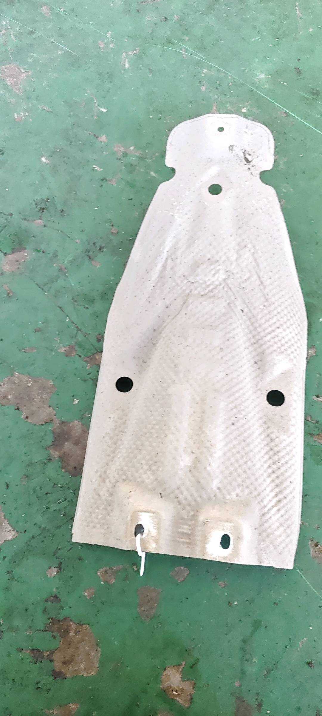 287934Q000 排气管隔热罩（中）