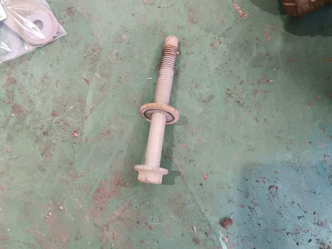 T2H3774 Bolt
