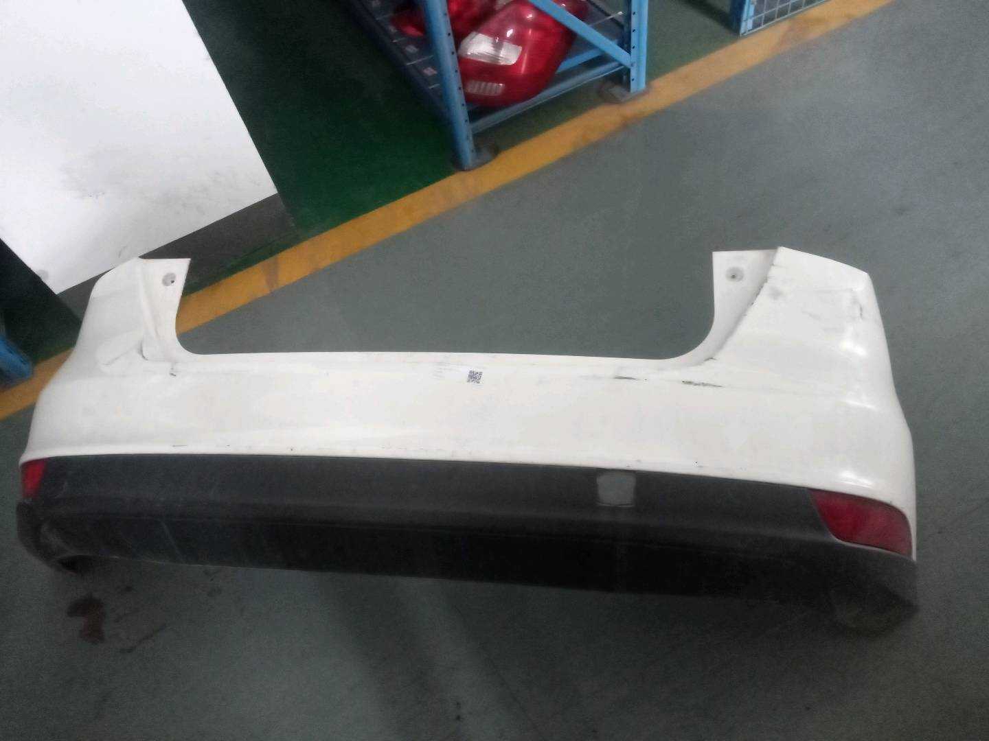 F1EB17906EBXWAA 后保险杠皮