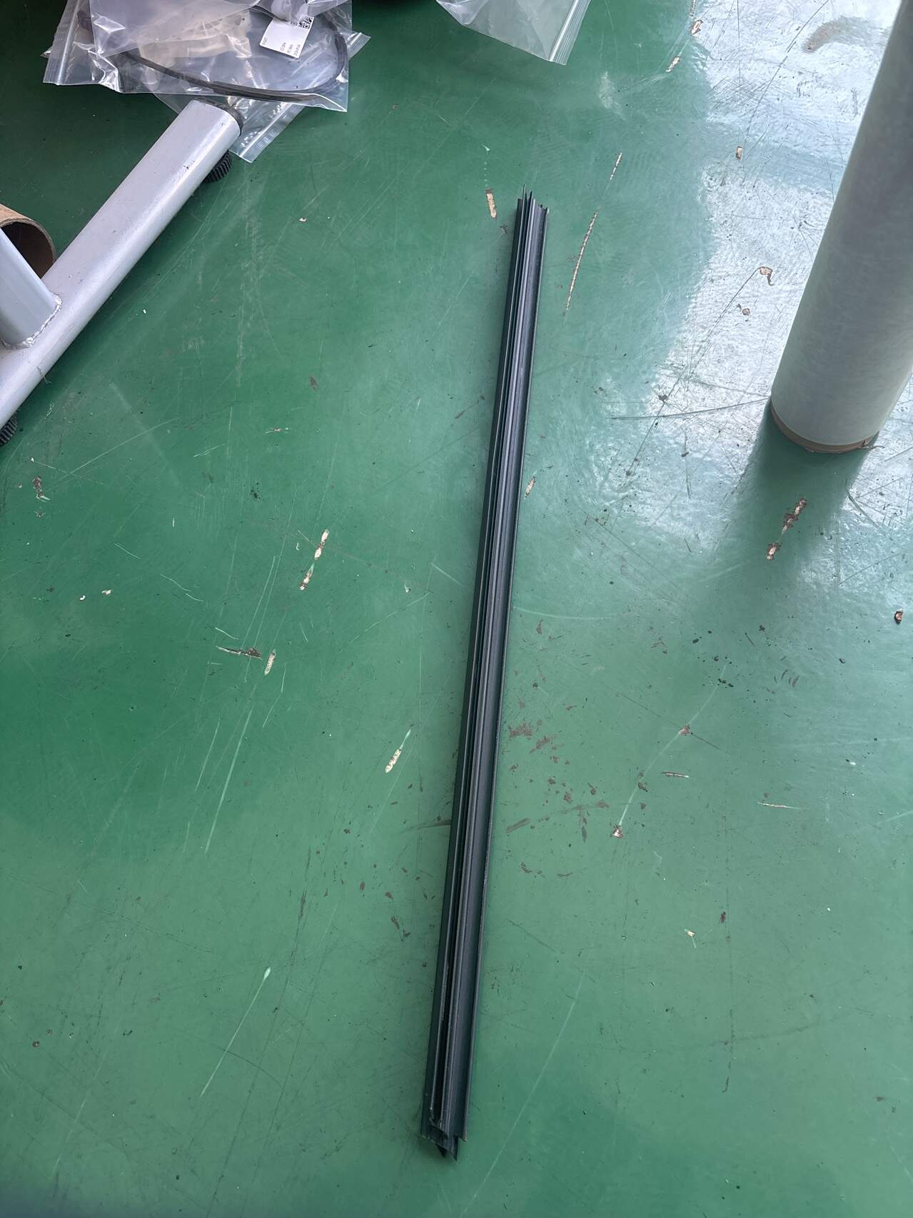 A1767251400 前门玻璃压条(右内)