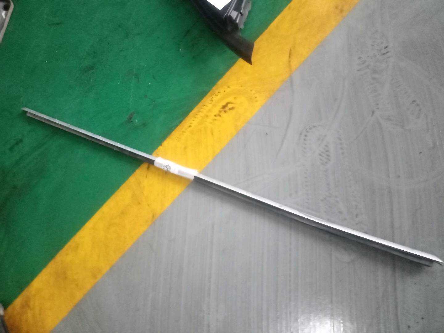 51337119982 前门玻璃压条（右外）
