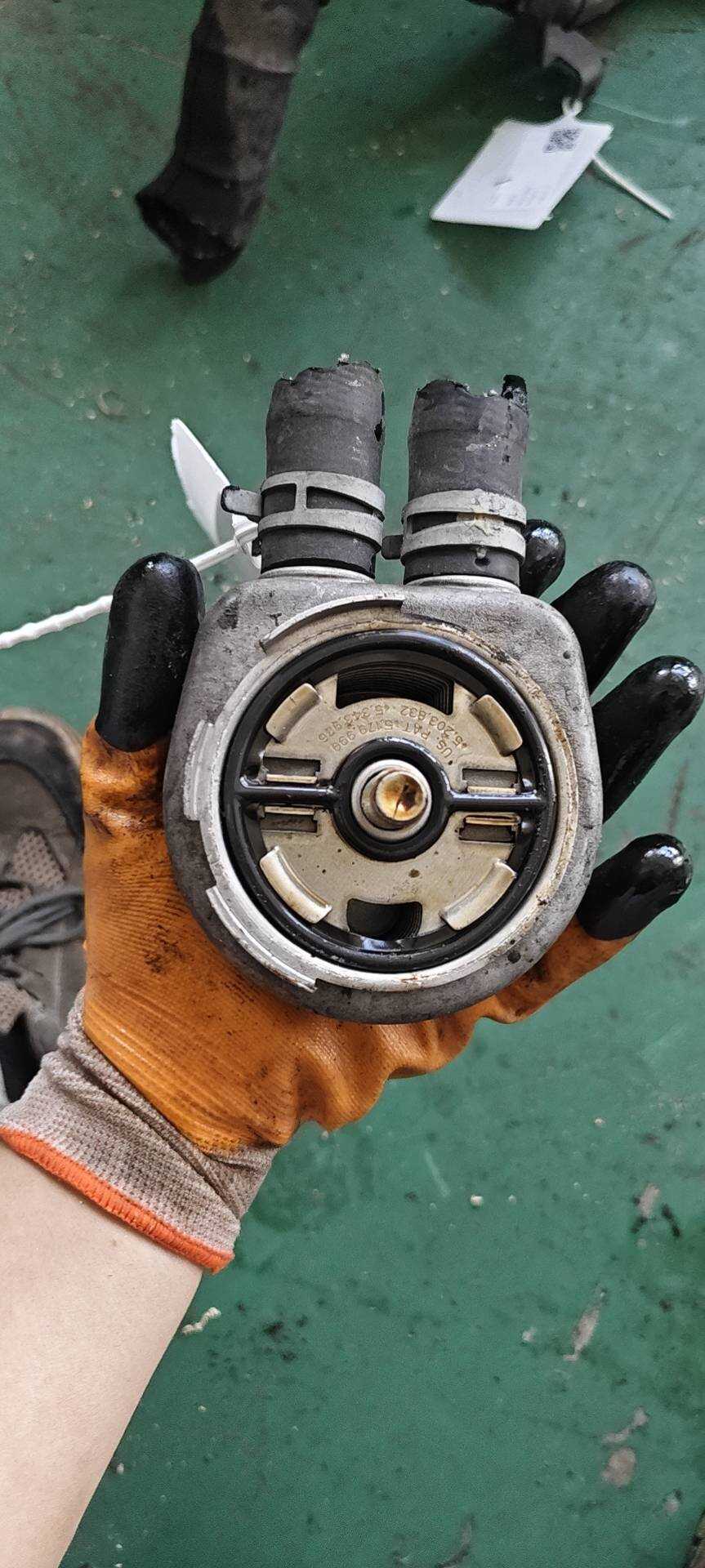 LR025515 Oil Cooler