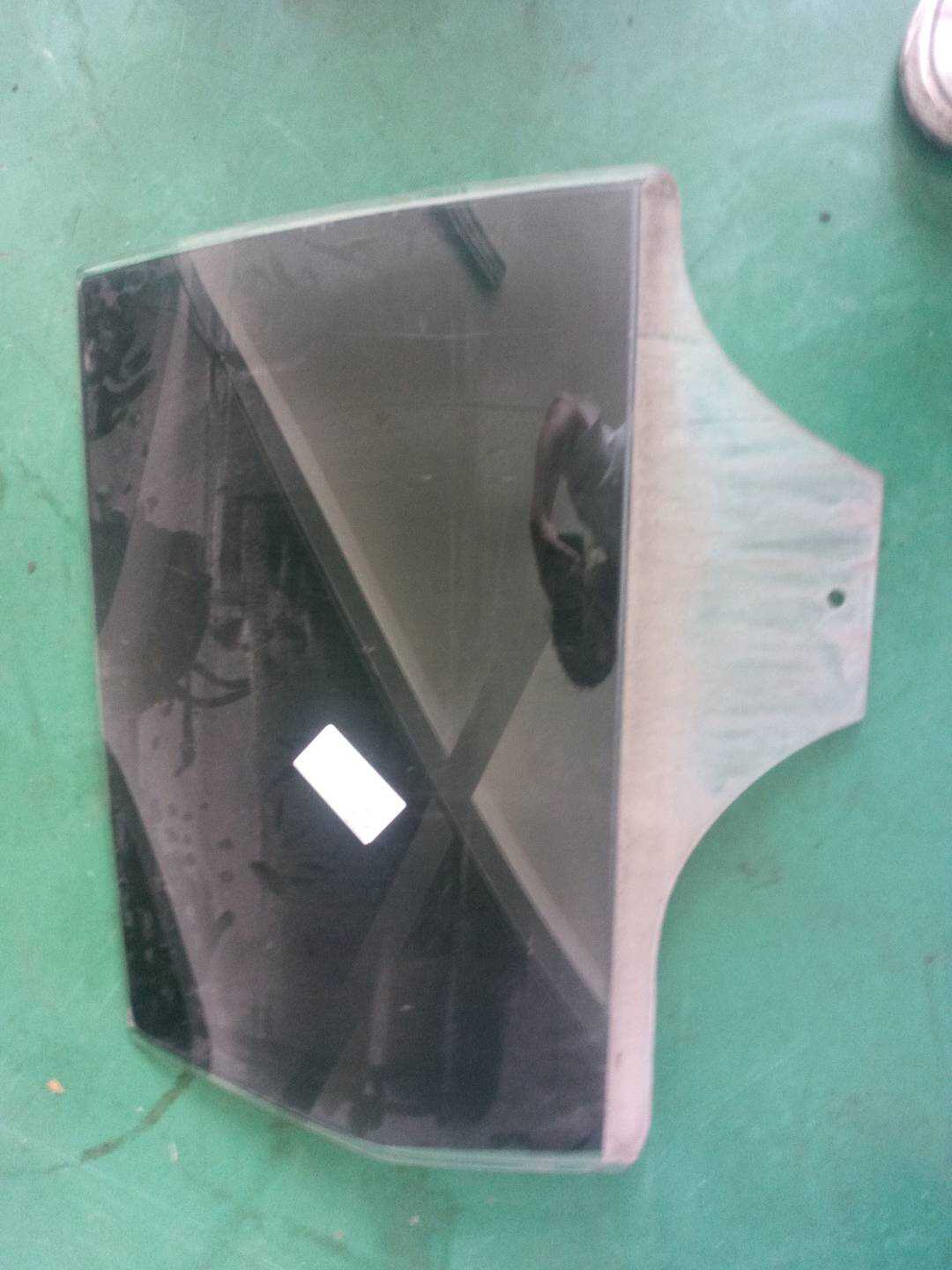 6Q6845026C 后门玻璃(右)