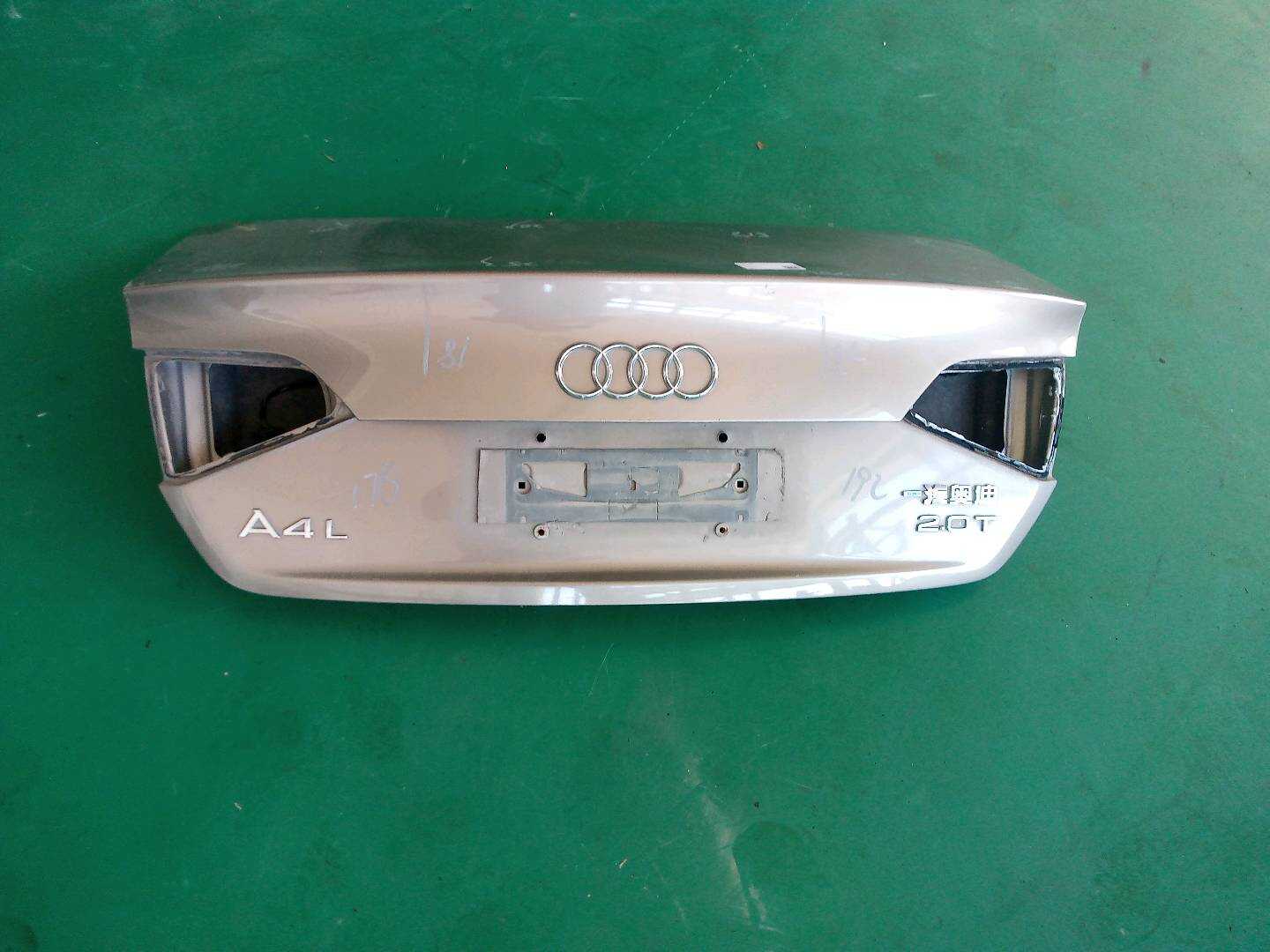 8KD827023B 尾盖总成