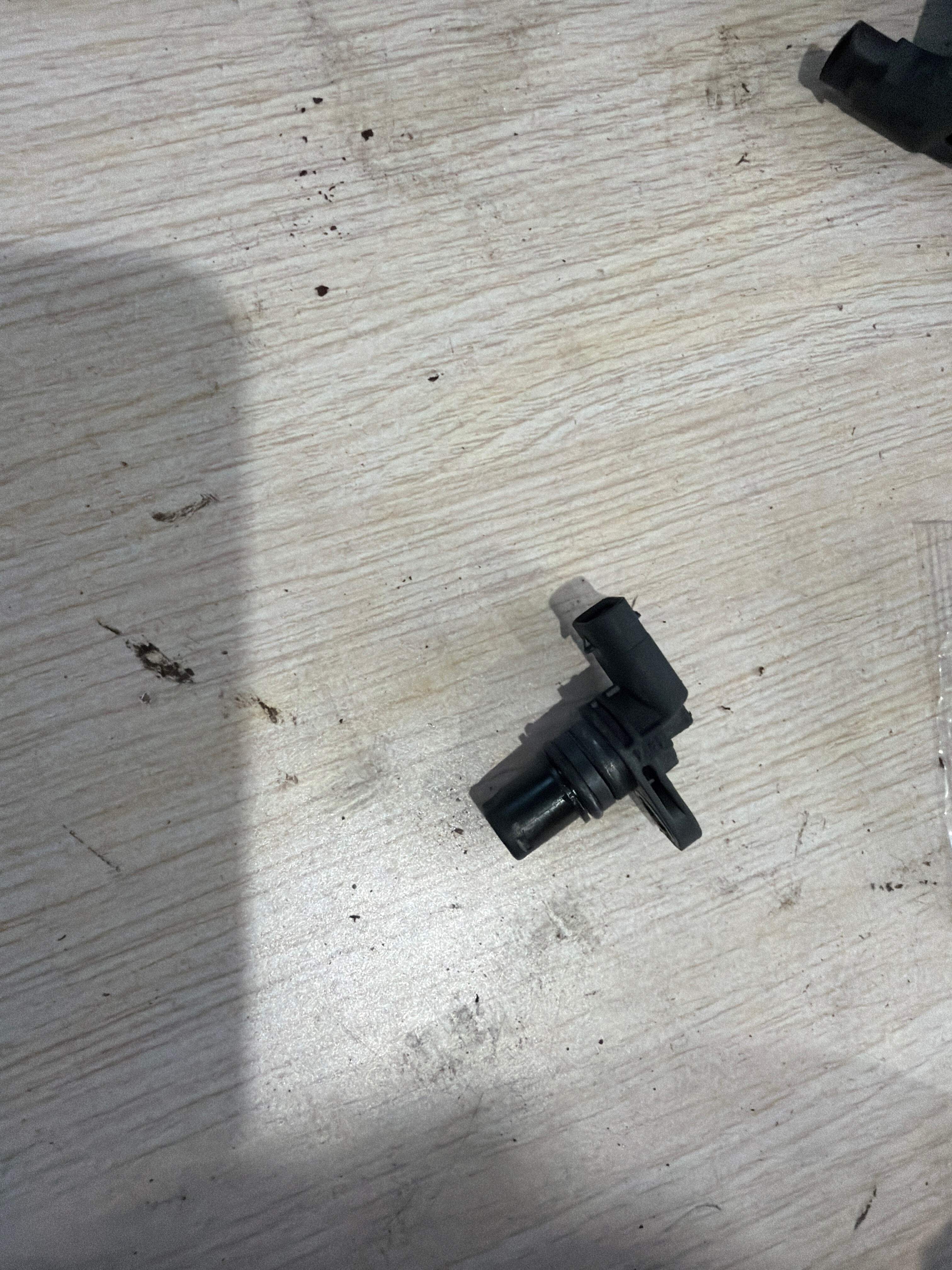 07L905163B 凸轮轴位置传感器