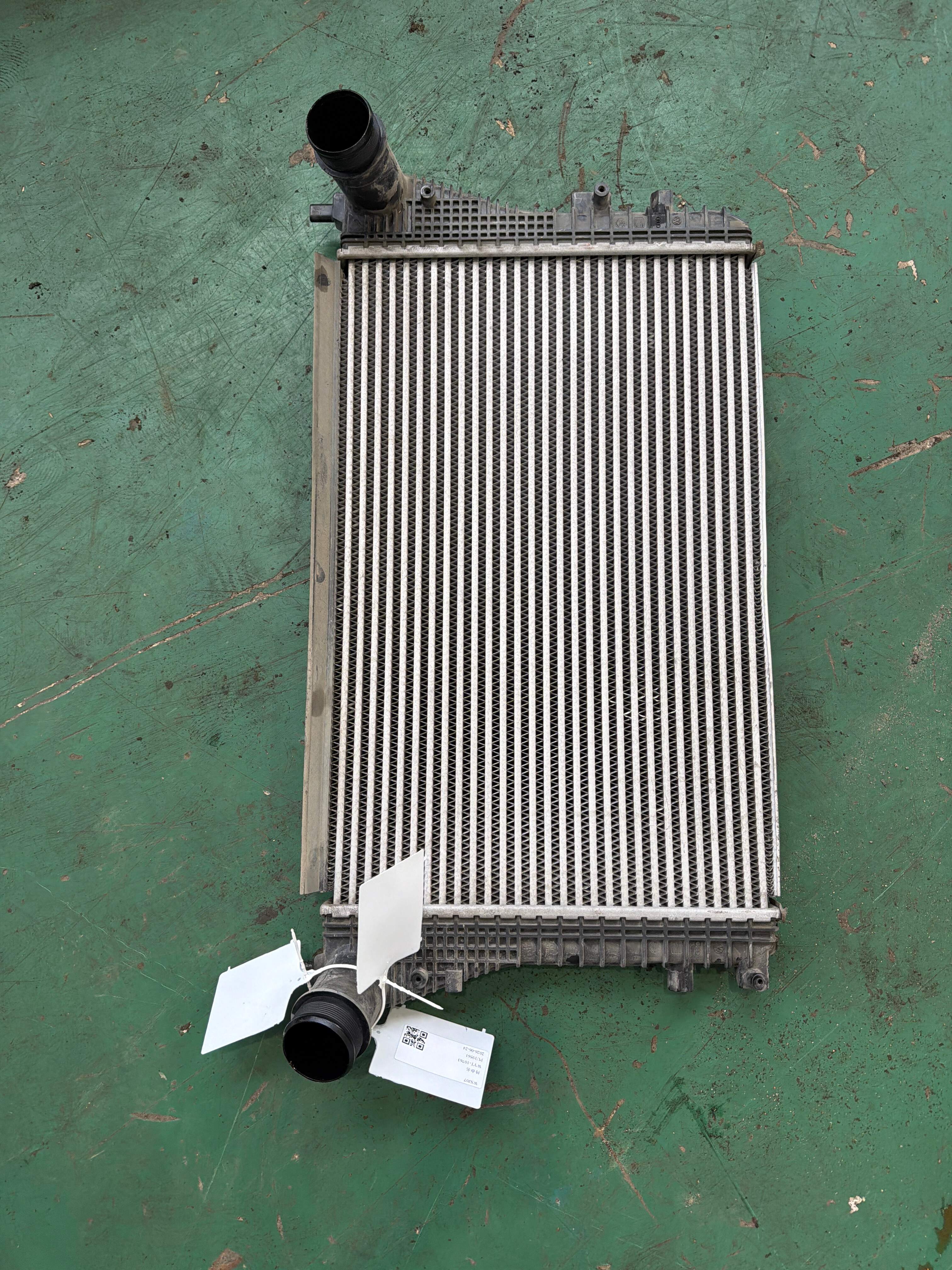 L3AD145805 增压中冷器