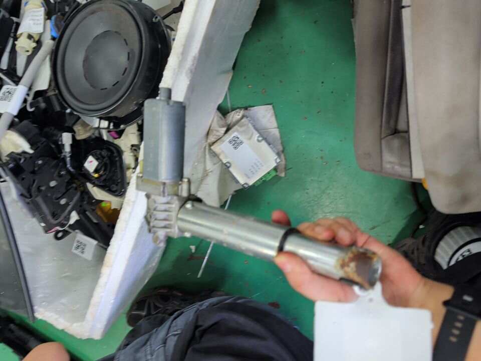 67319146332 副驾驶员座椅高度调整电机