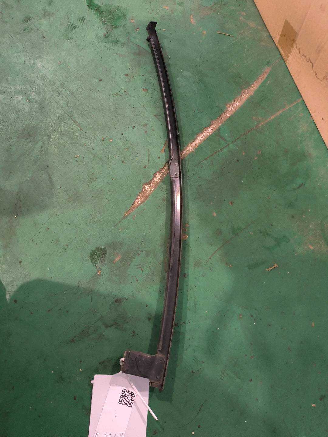 6740706070 后门玻璃导轨(右后)