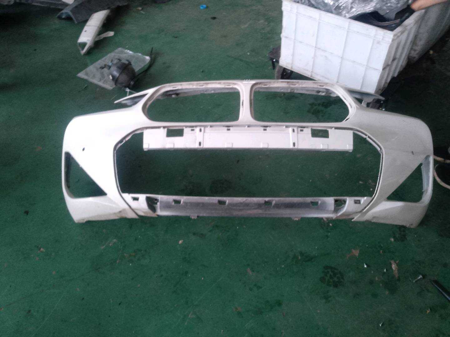51118082805 Front Bumper Cover