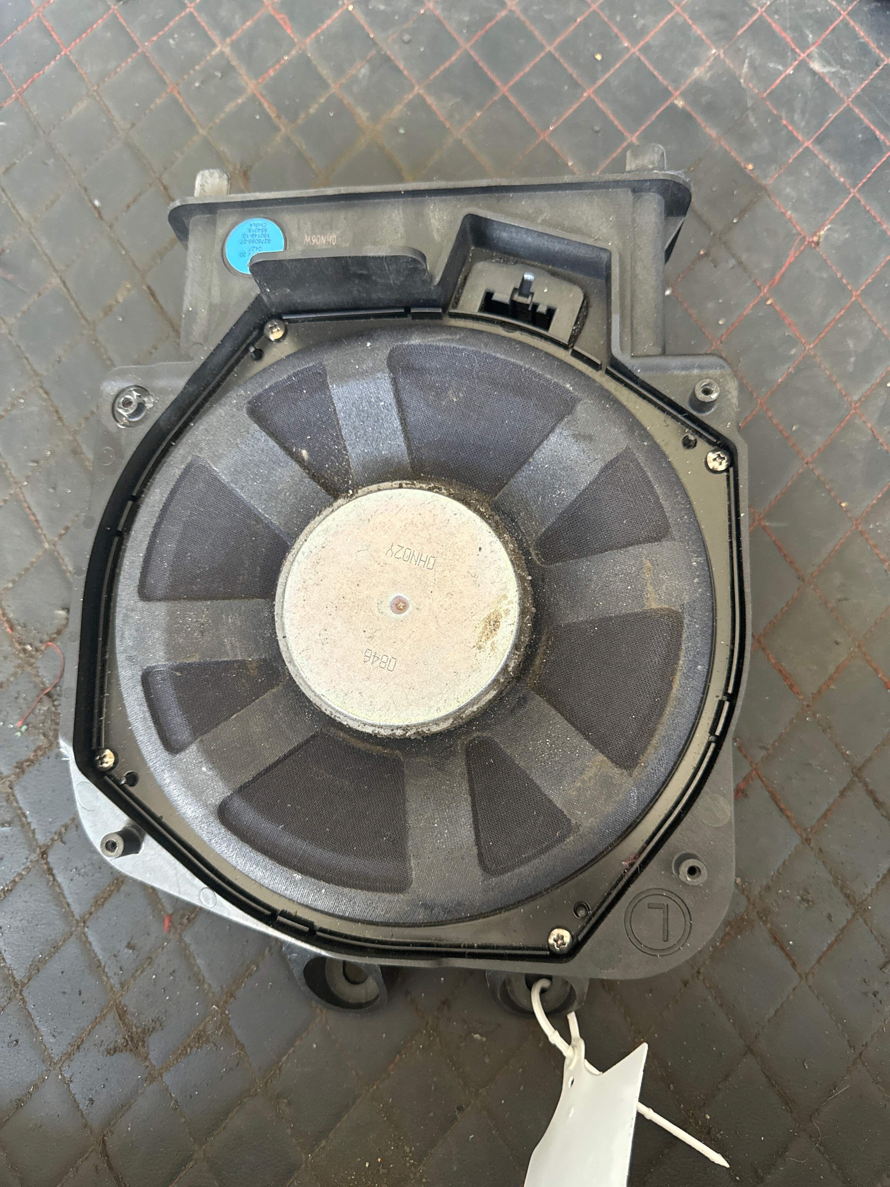65139278065 中央低音扬声器(左)