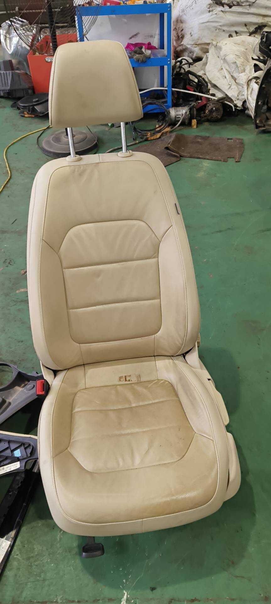 3AD881021 Driver Seat Assembly