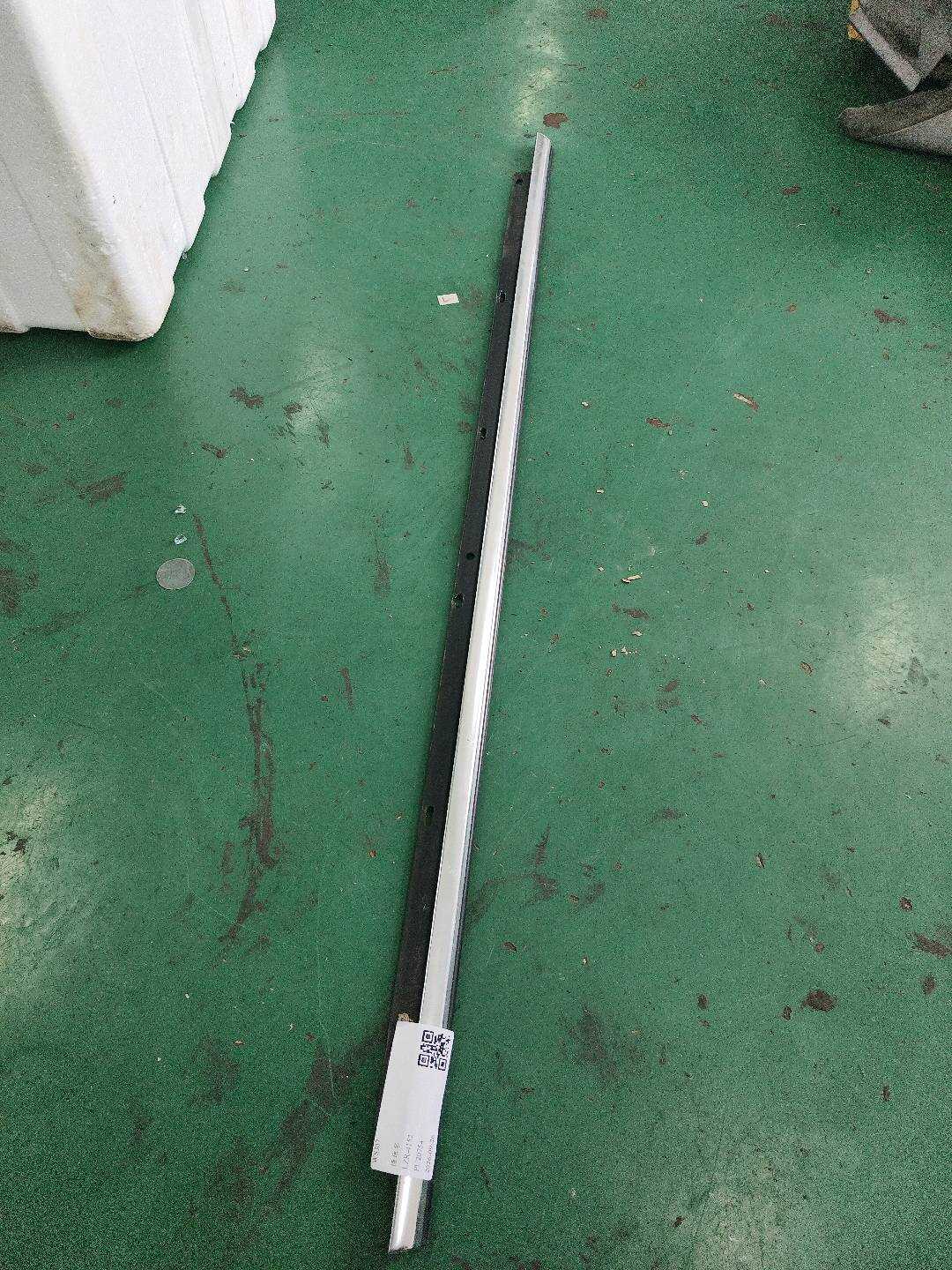 L4FD8537642ZZ 后门玻璃压条（右外）