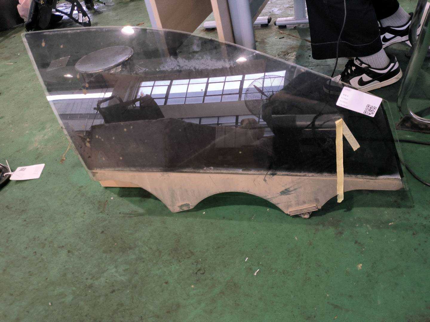 82420B3000 前门玻璃(右)