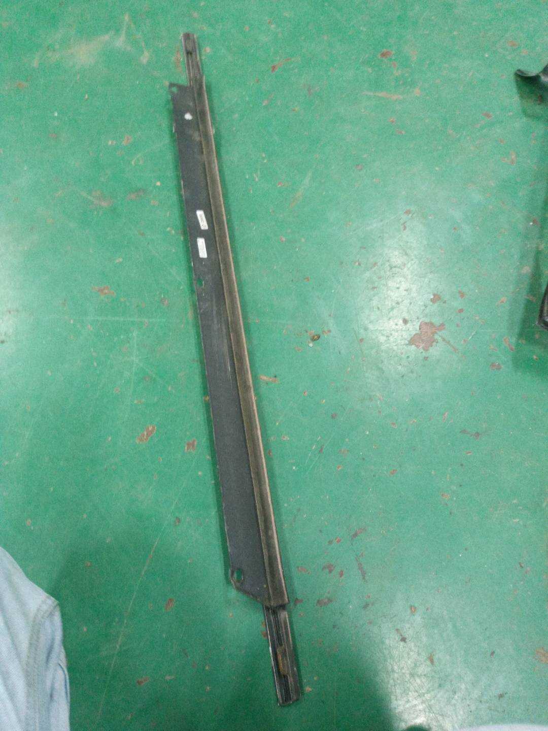 4L0839477 后门玻璃压条(左外)