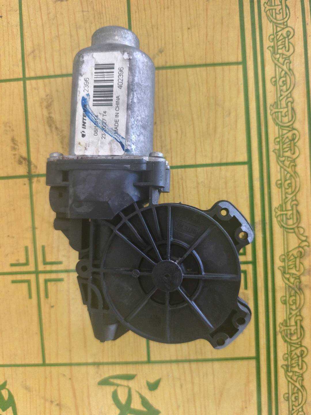 824500U000 后门玻璃升降电机(左)