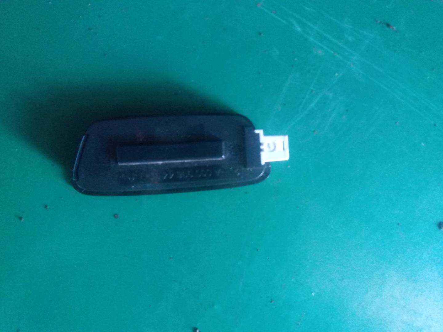 A00090644019051 行李箱灯(右)