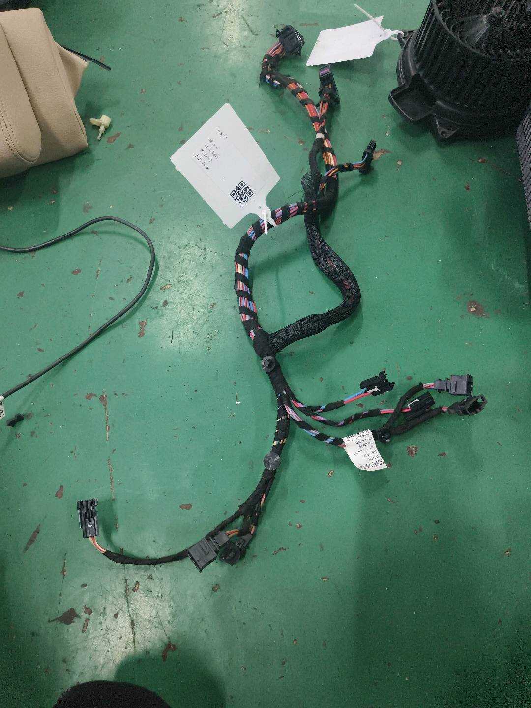 L3C8971366FJ 副驾驶员座椅底座线束