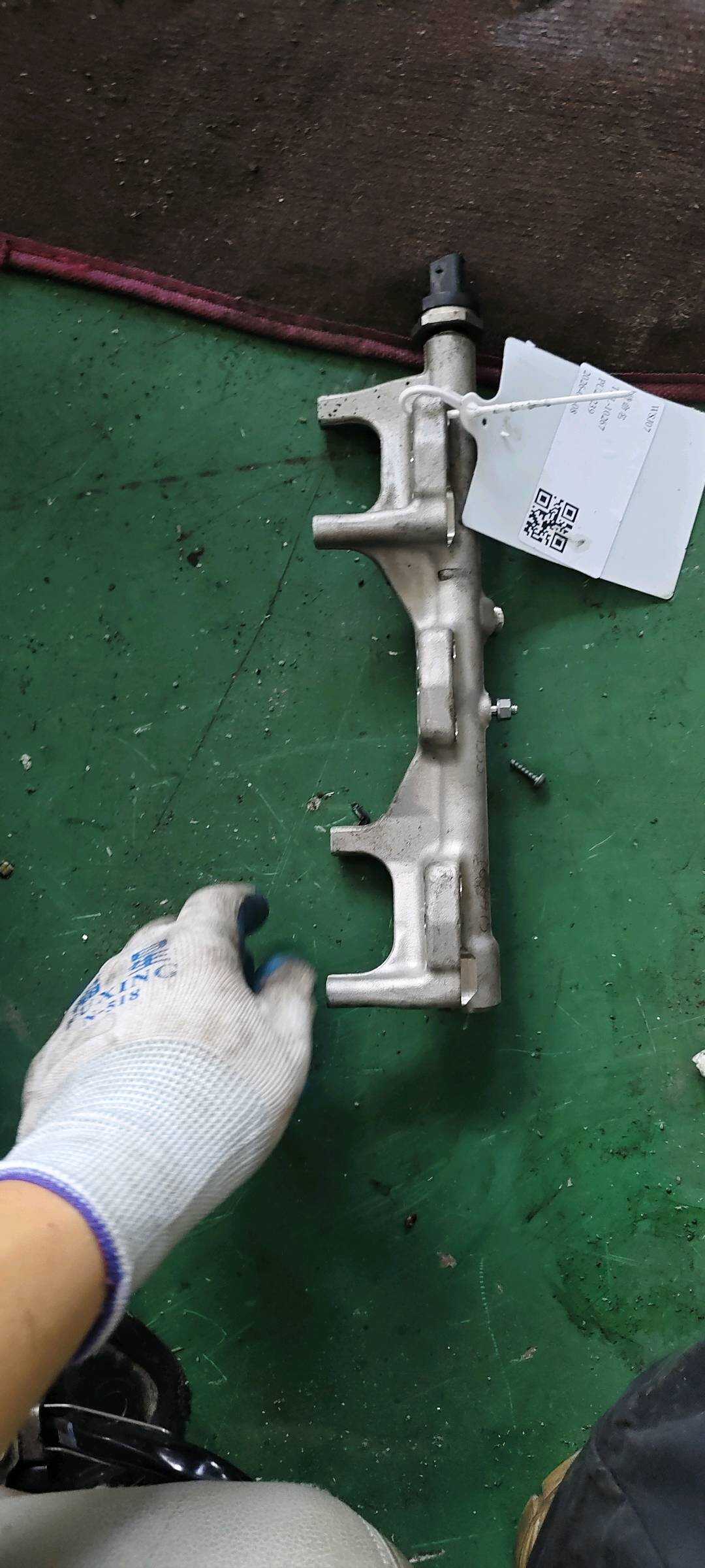 13538694197 燃油分配器
