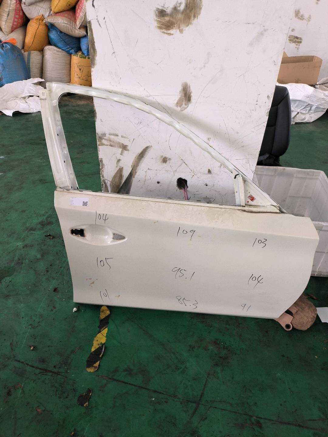 H01002V7MA 前门壳(右)