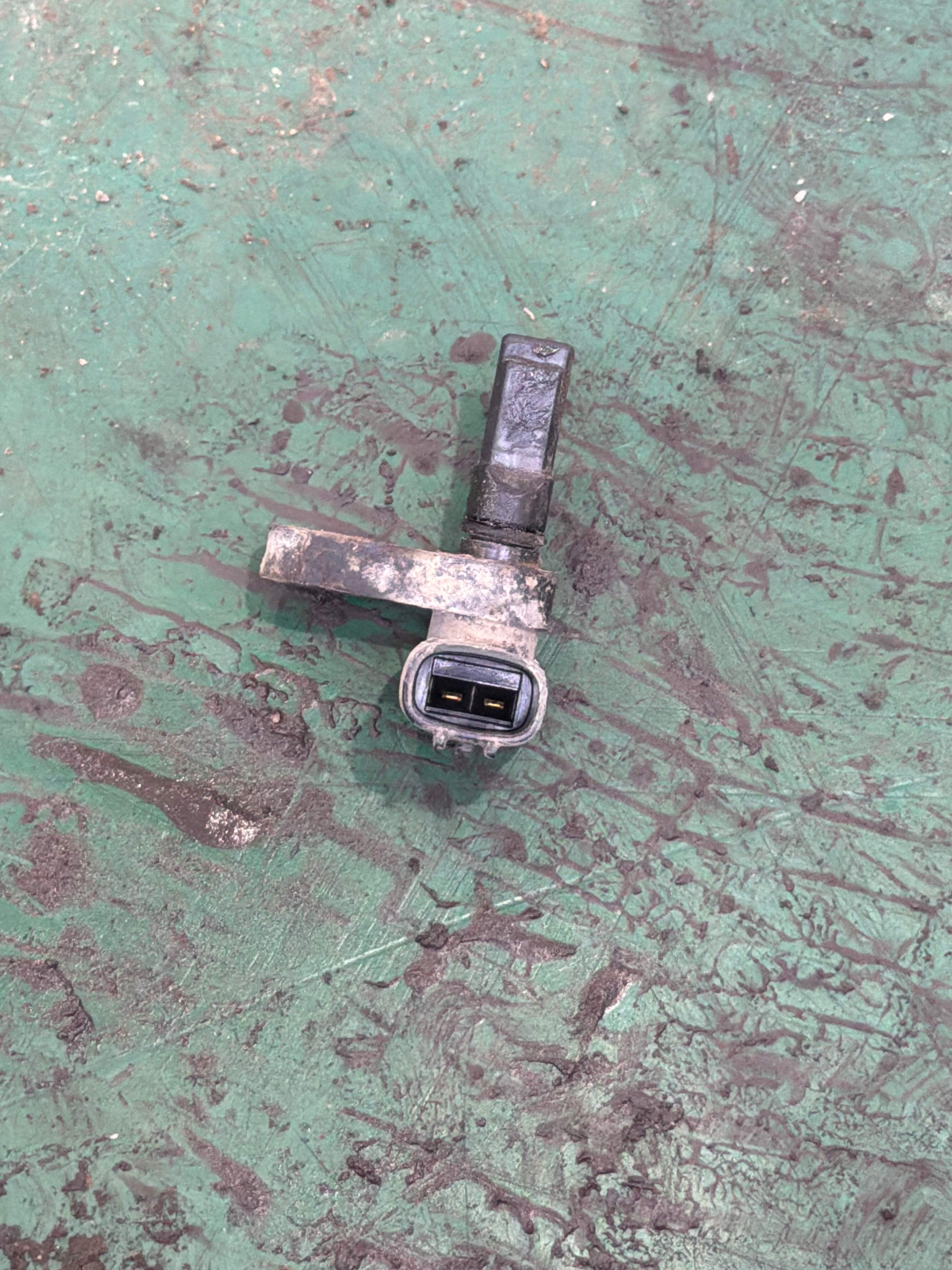8954360050 ABS前轮传感器（左）