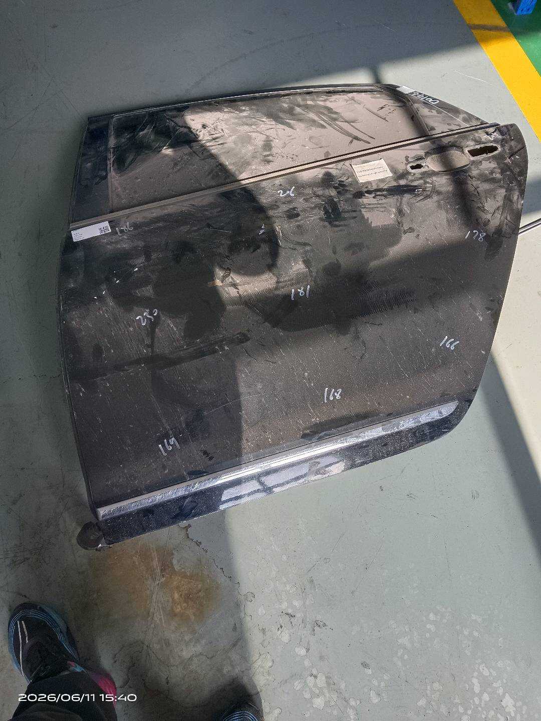 93733207 后门壳(左)