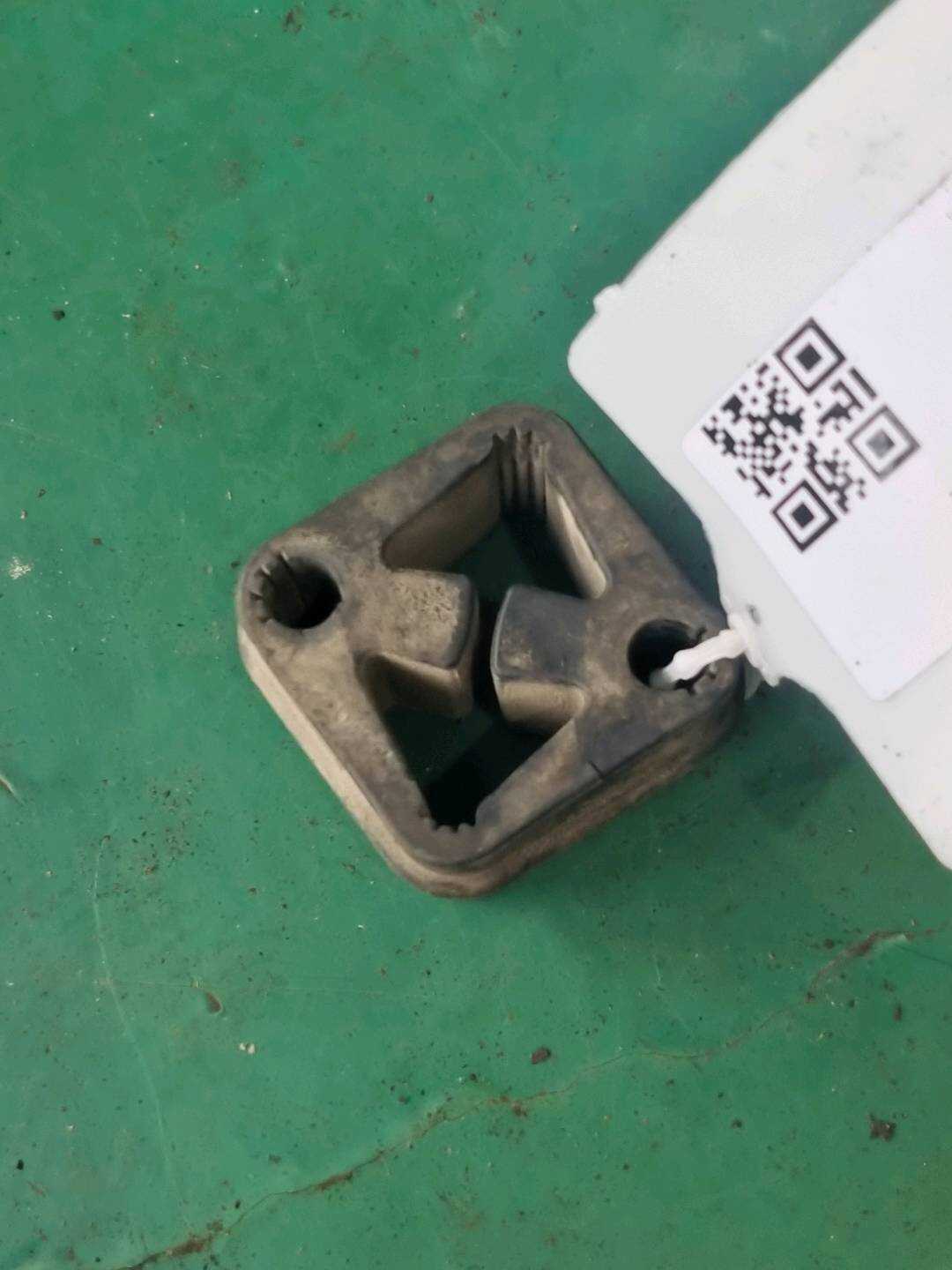 18207585357 排气管吊胶