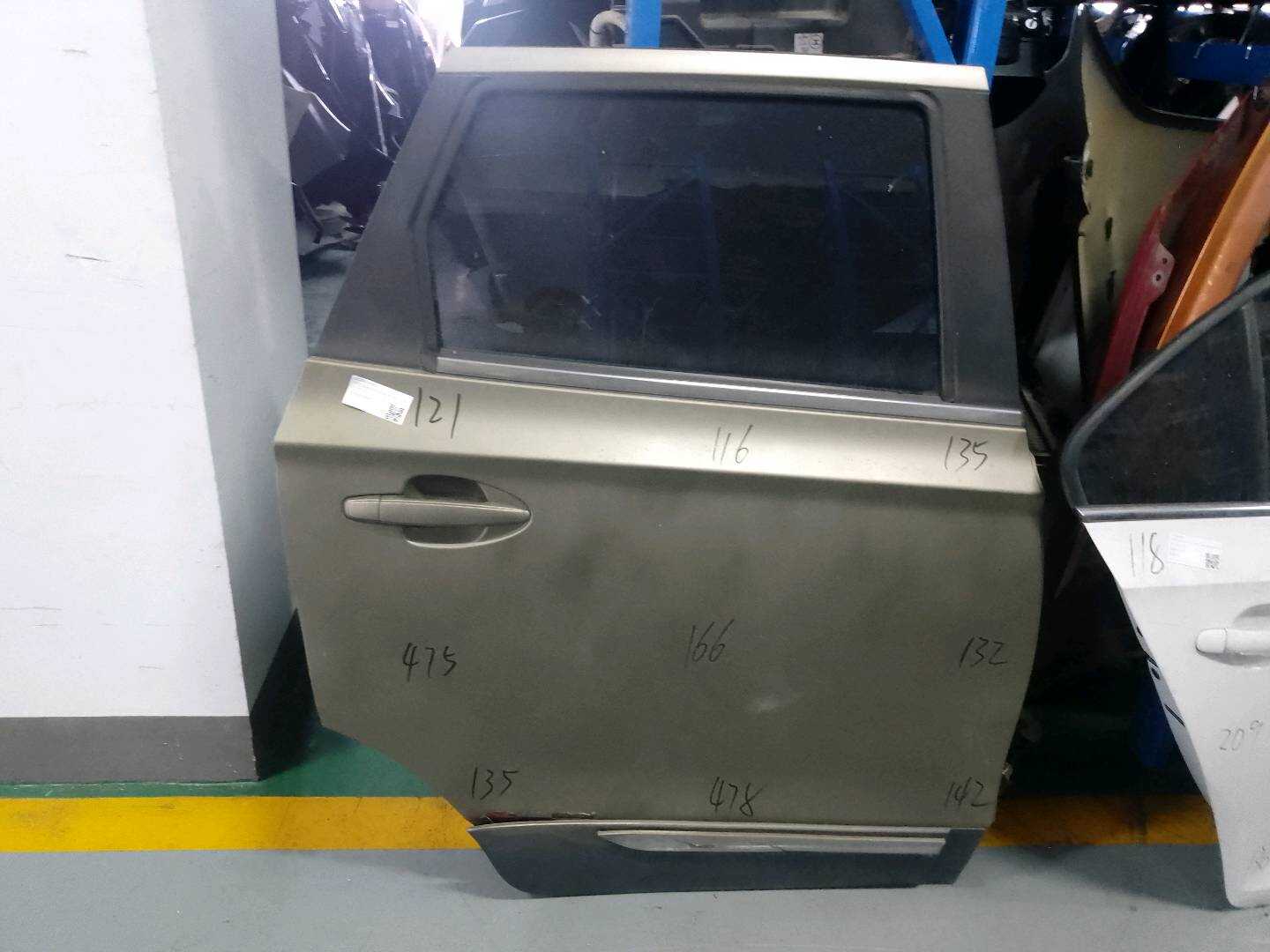 62010200B40B0Y 后门壳（右）