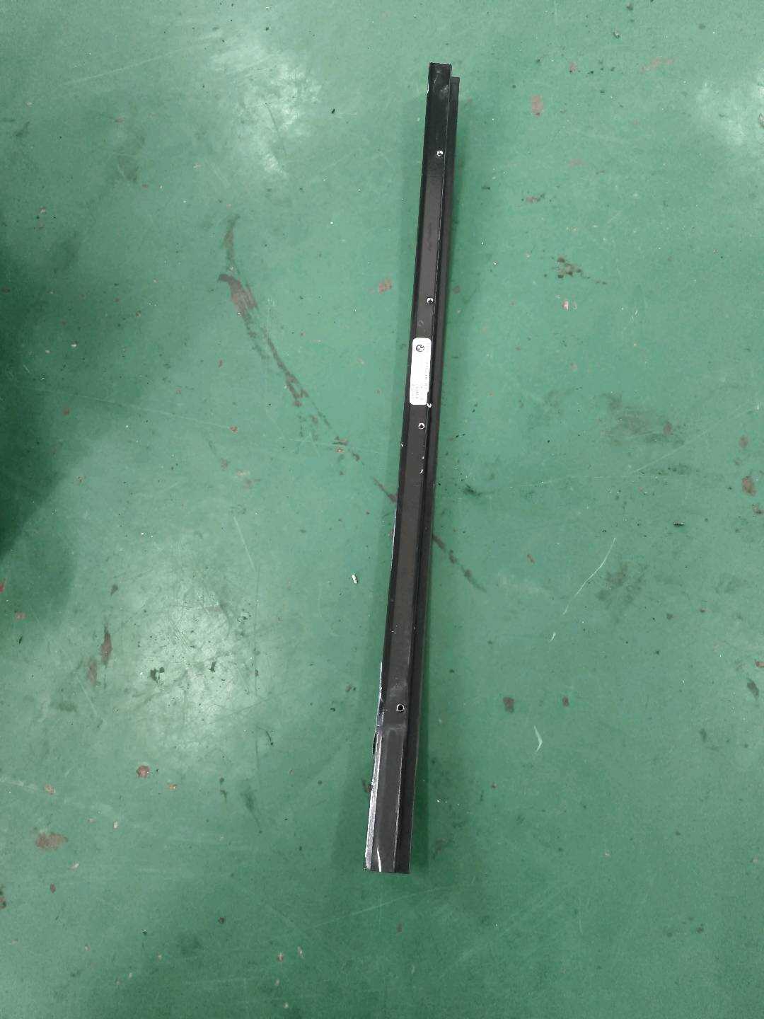 51357335618 Rear Door Window Frame Outer Trim Right Middle