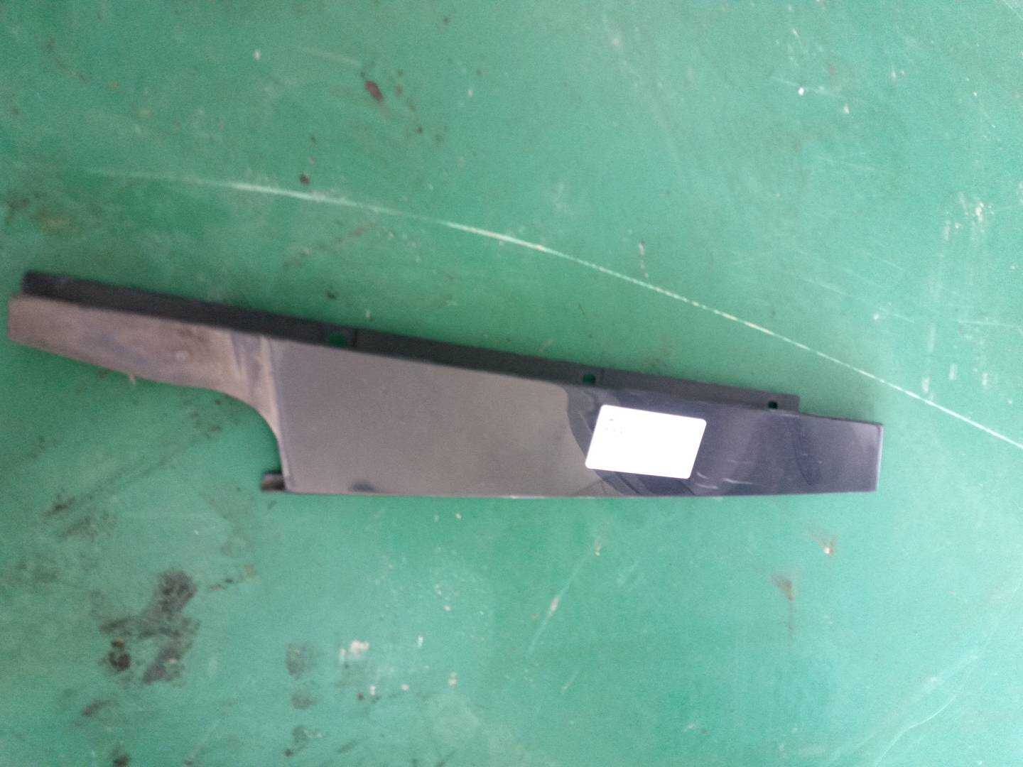 8R0837901M5FQ 前门窗框饰板（左外）