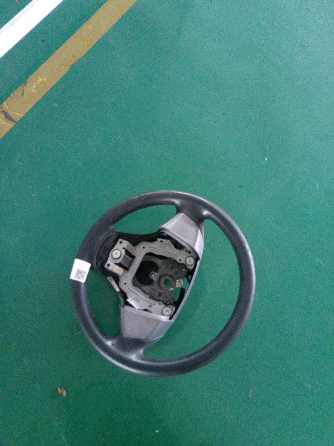 561100Q000RY 方向盘