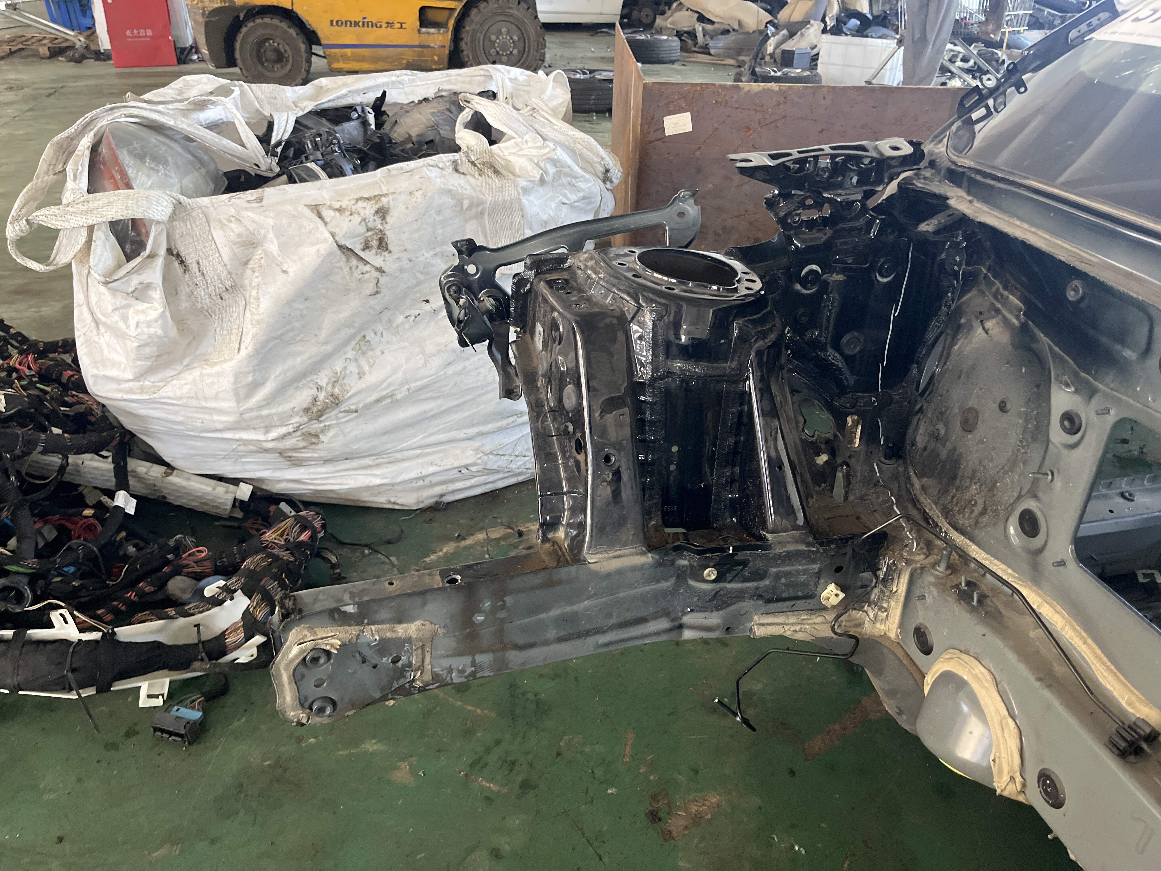 41002406072 Front Wheel Arch Panel, Right