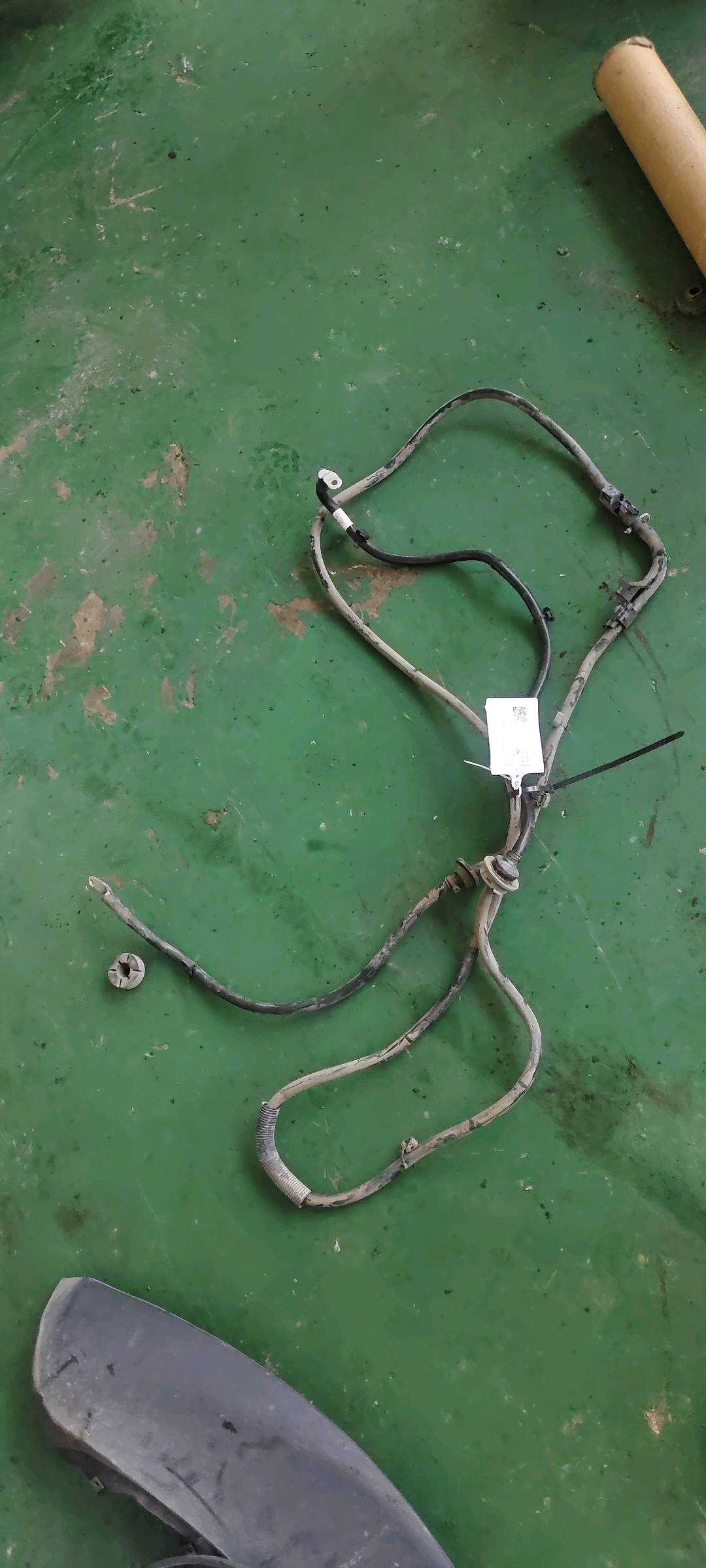 8R0971225A 蓄电池正极线束