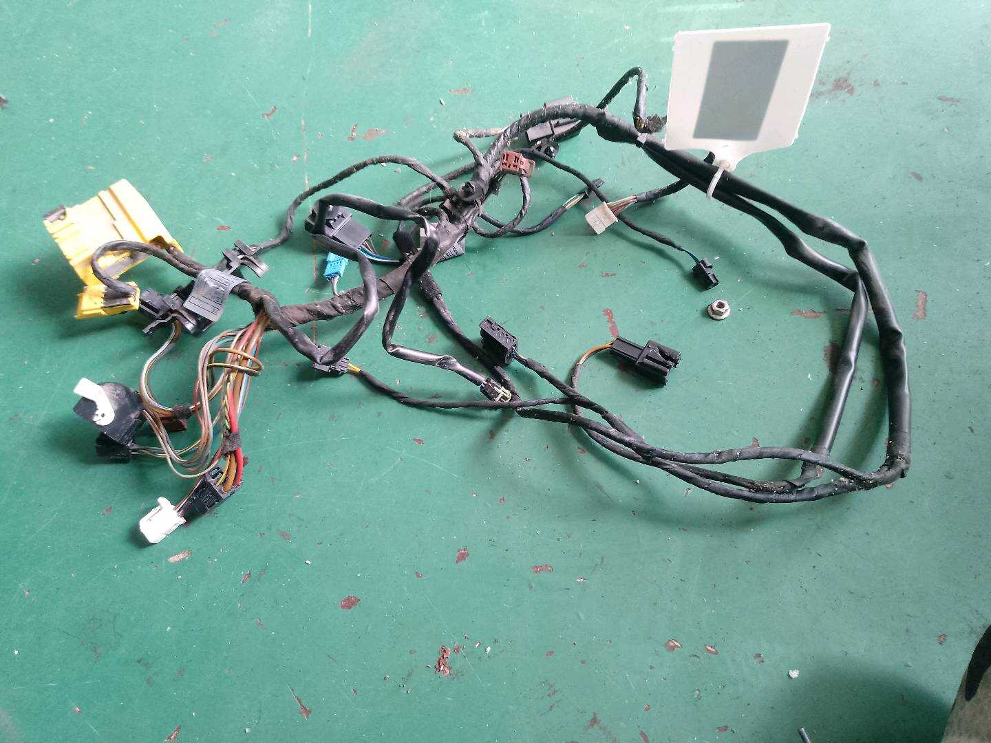 61129188717 驾驶员座椅线束总成