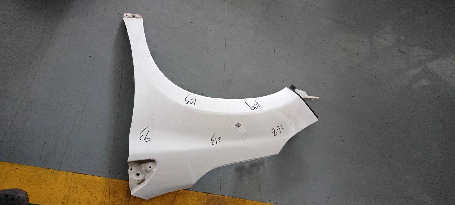 9804604580 Front Fender, Left