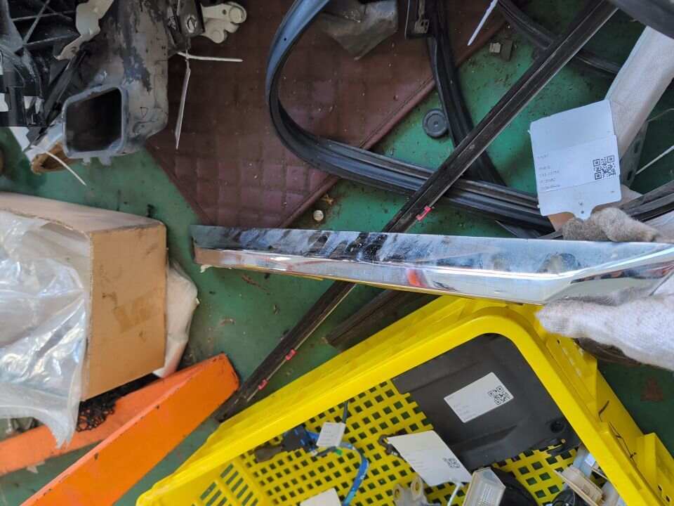 7680148230 尾盖饰条