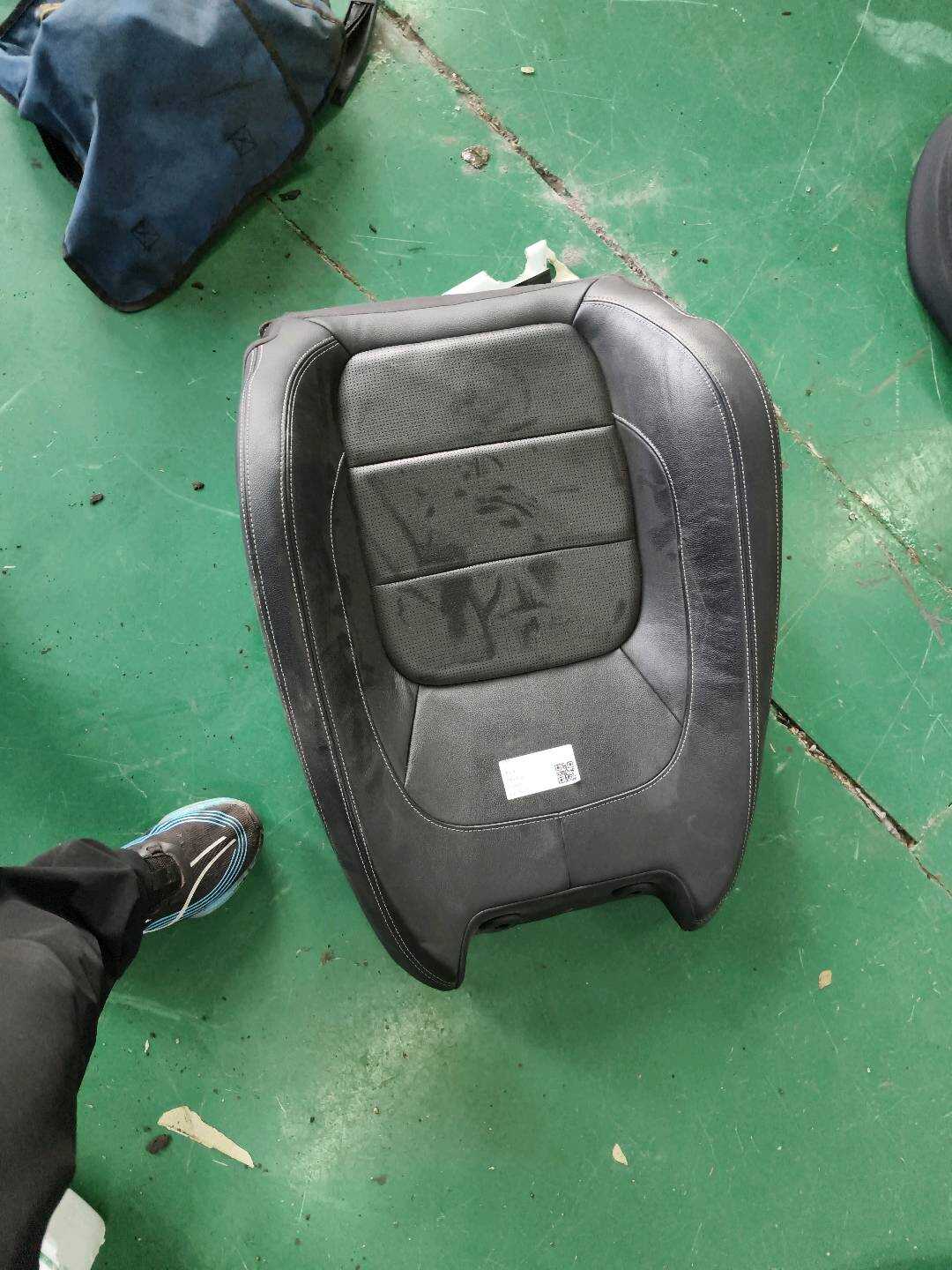 T2H42716QKW 副驾驶员座椅靠背面罩