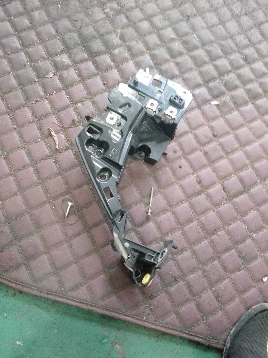 97055239200 Dashboard Bracket, Right