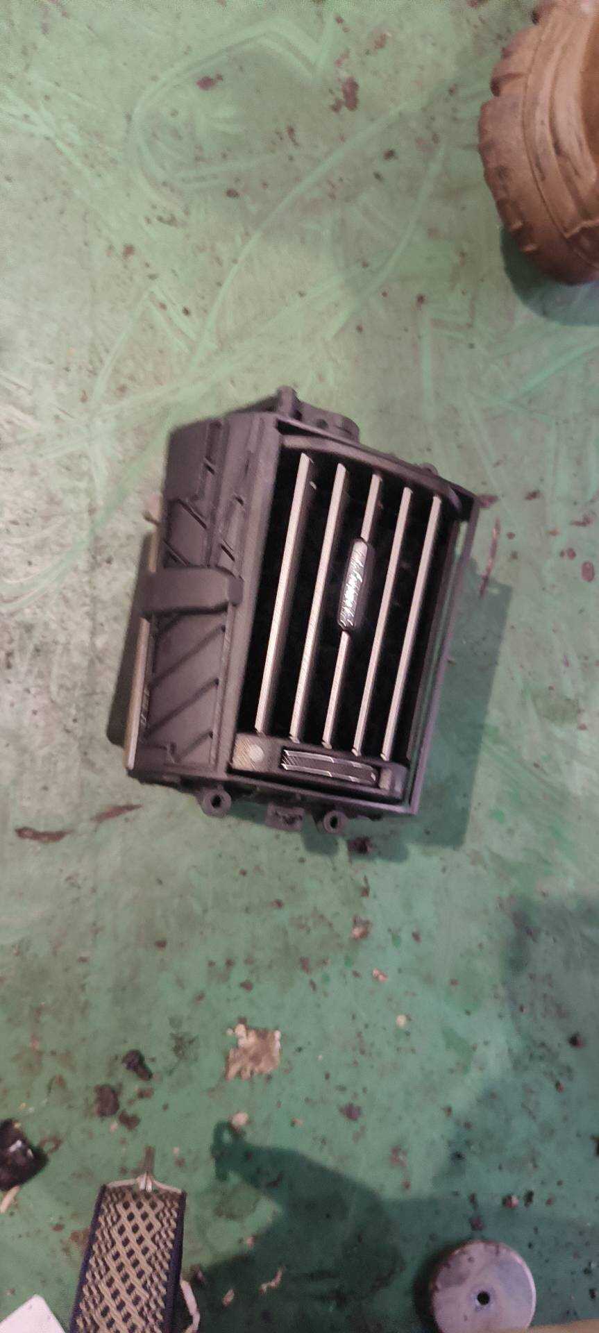 C2Z13535 Dashboard Vent, Right