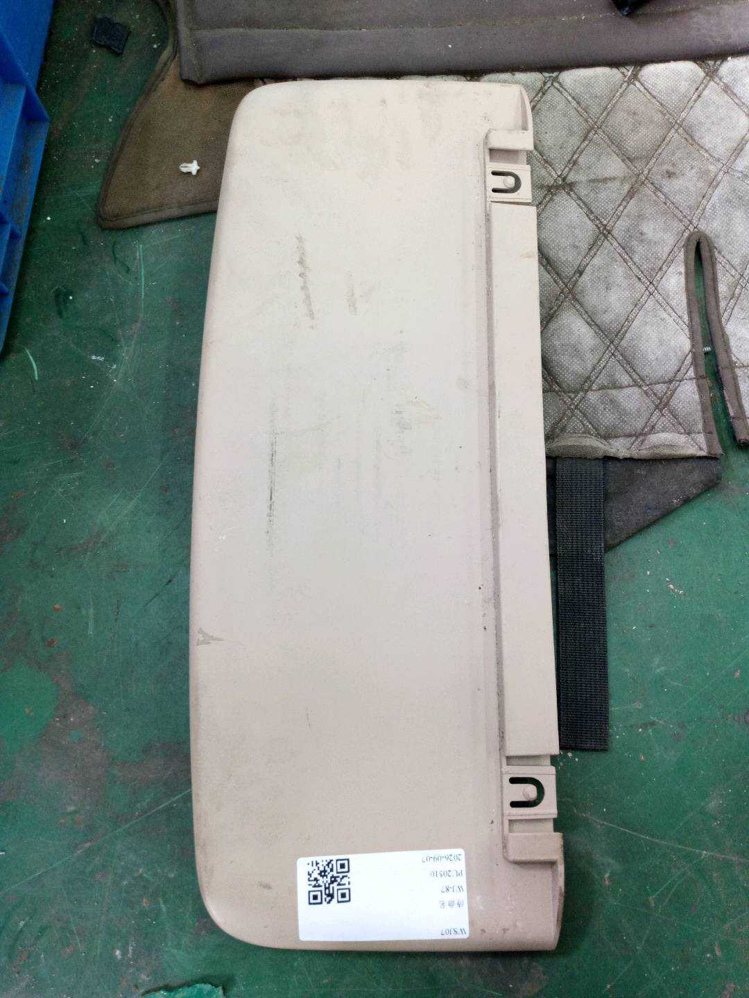 52209175631 后座椅靠背后面板