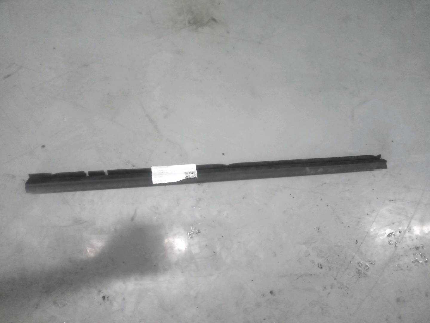 72835SDAA01 后门玻璃压条（右内）