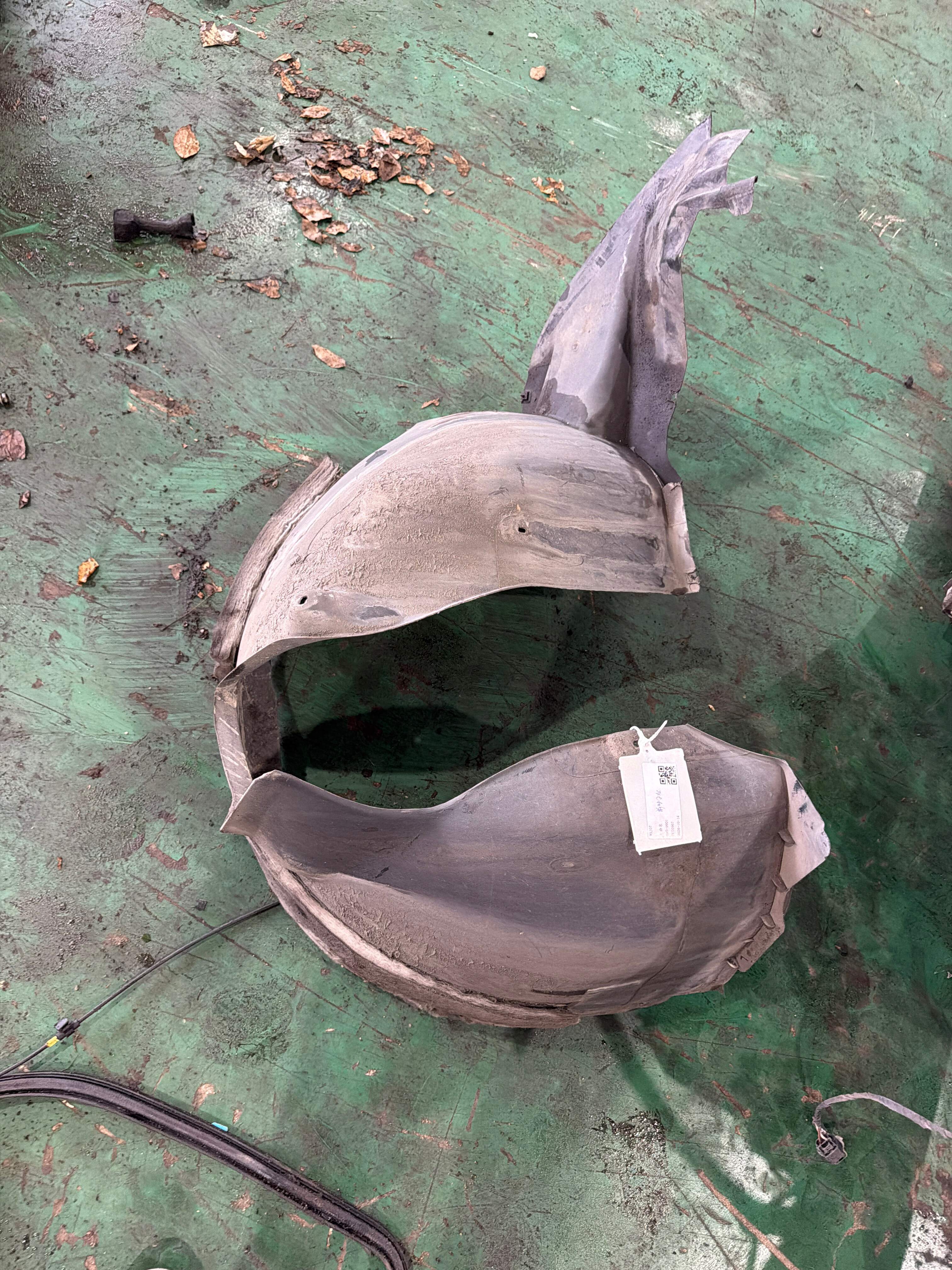 5ND805911 前叶子板内衬(左)