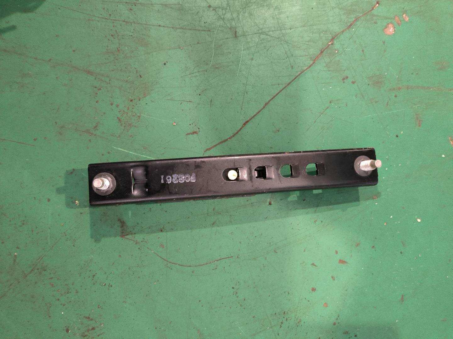 81460TS6H01 副驾驶员座椅安全带高度调节器