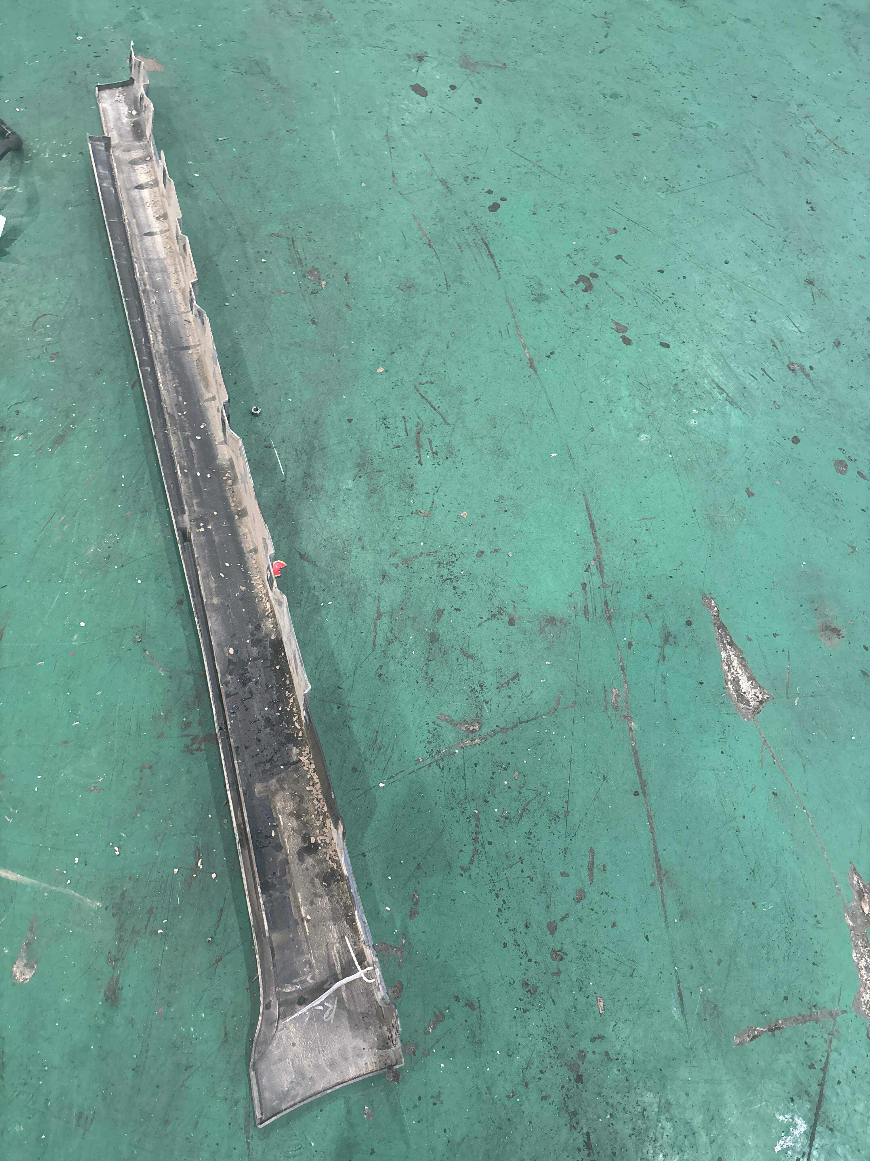 51772452304 底大边(左)