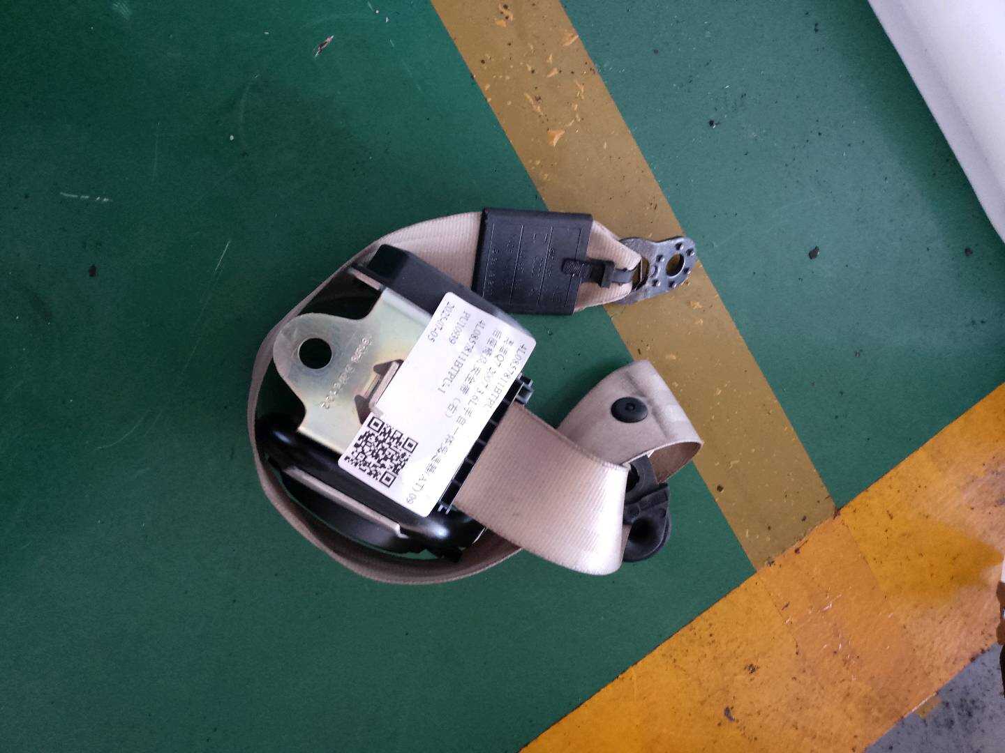 4L0857811BTPU 后座椅侧安全带(右)