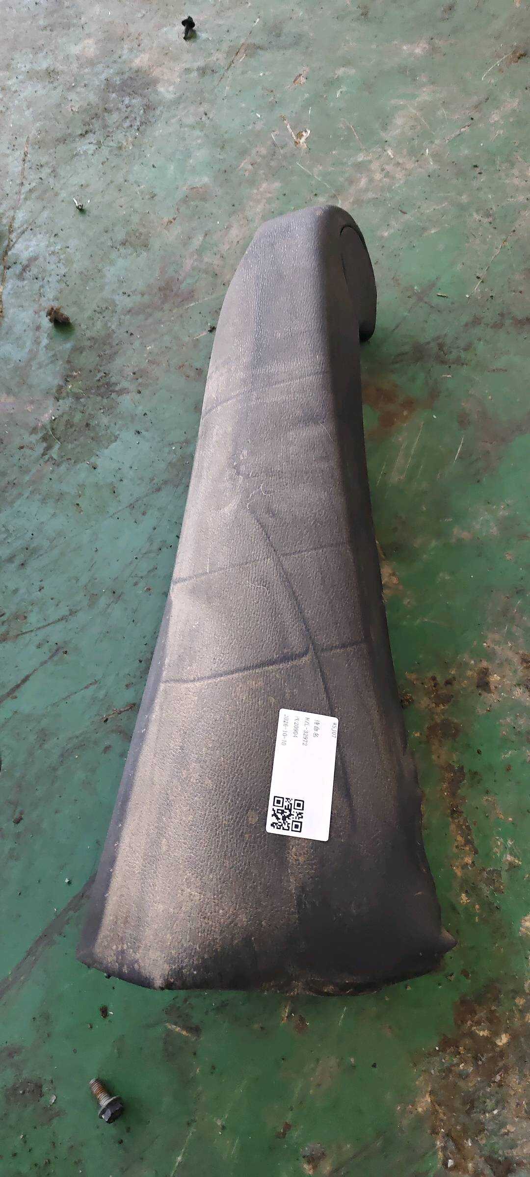 52207160578 后座椅侧靠背(右)